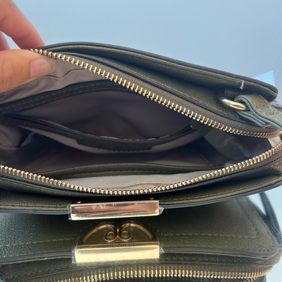 NWT Nine West mini crossbody purse in this olive color is great for any occasion - Picture 7 of 9